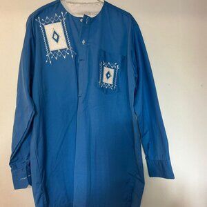 Chemise Traditionnelle en Coton Bleu avec Broderies